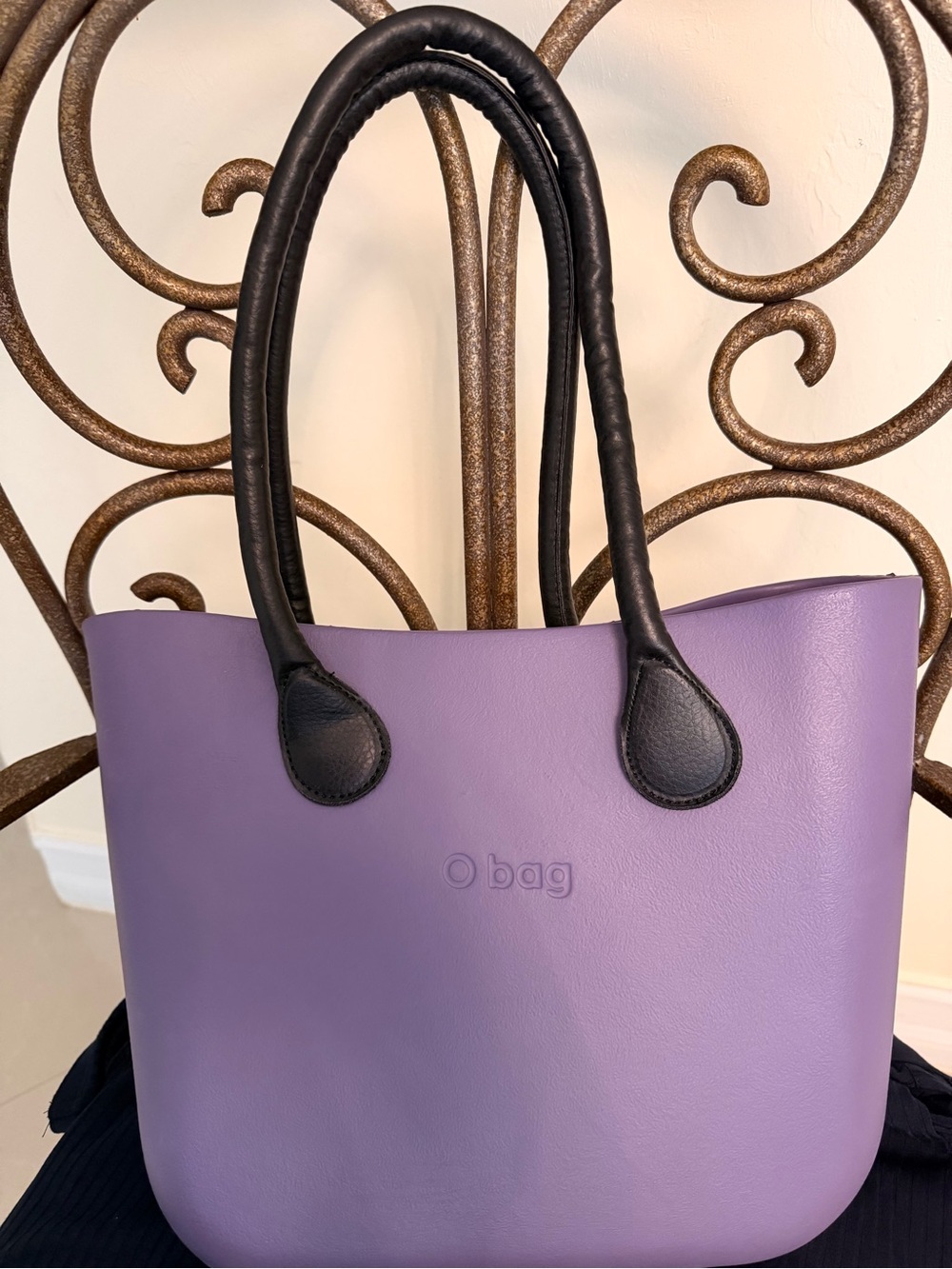 O BAG Tote with Black Handles